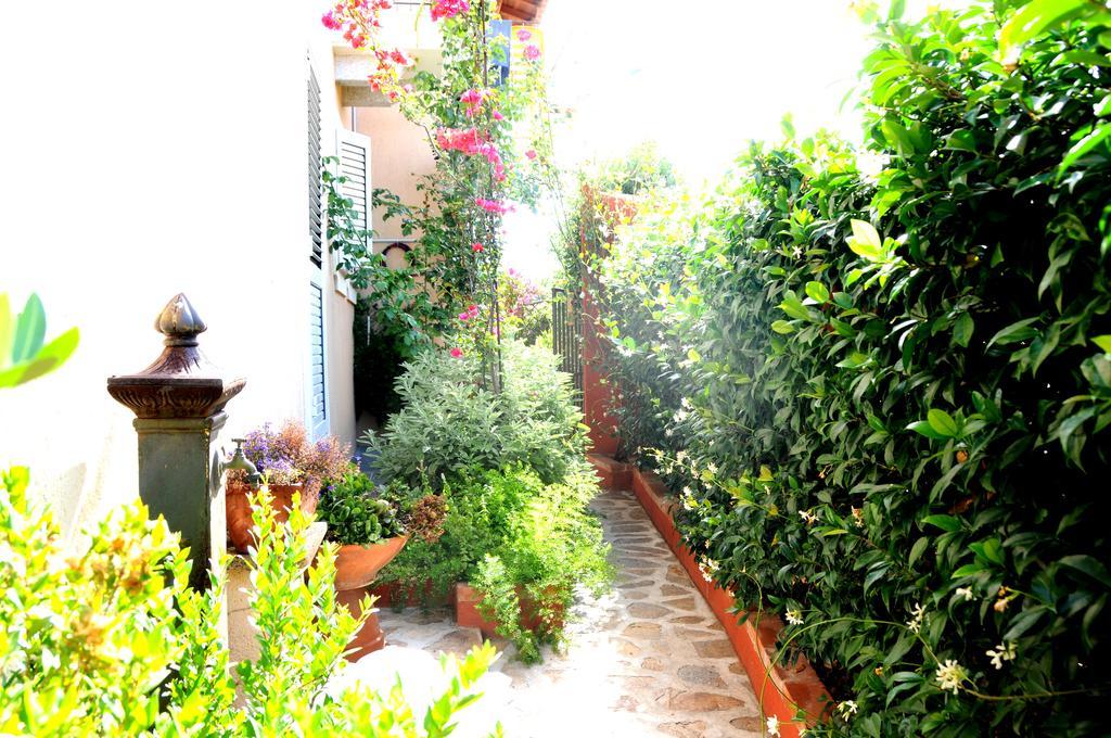 Apartmán Taverna Derosas Golfo Aranci Exteriér fotografie